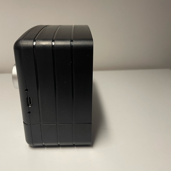 Polaroid Retro Bluetooth Speaker - Picture 3 of 5